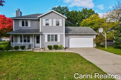 2436 Oak Forest Dr, Holland, MI 49424