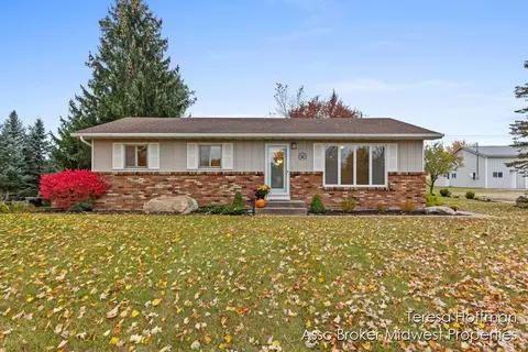 19130 S County Line Rd, Sand Lake, MI 49343