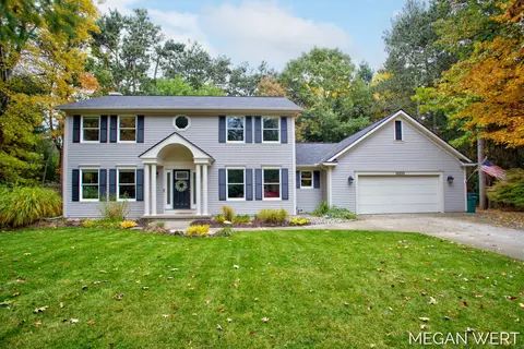 15255 Hofma Dr, Grand Haven, MI 49417