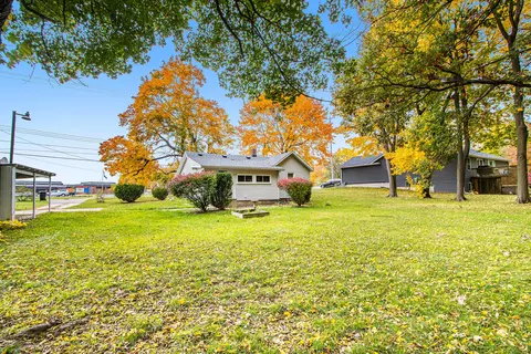 711 Brigham St, Plainwell, MI 49080 photo 17