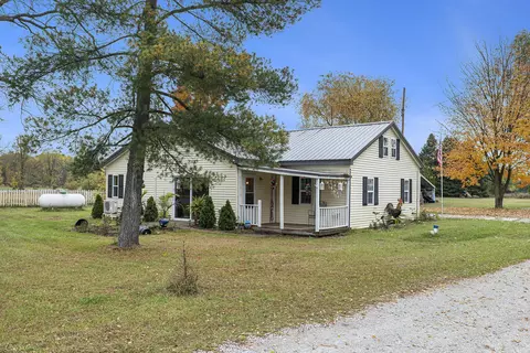 12136 S Pike Ave, Grant, MI 49327