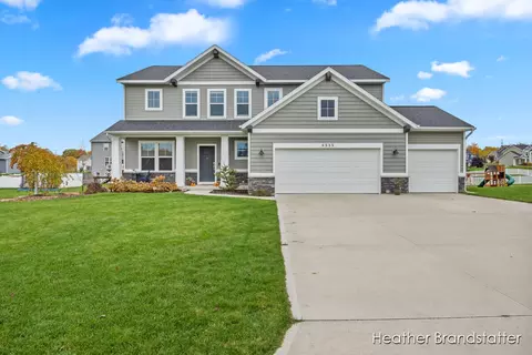 8535 Snowy Plover Rd SE, Caledonia, MI 49316