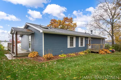 1144 E 88th St, Newaygo, MI 49337