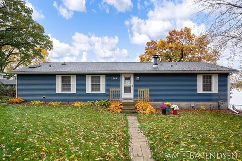 1144 E 88th St, Newaygo, MI 49337 photo 2