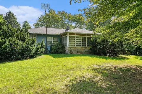 16077 M-216, Three Rivers, MI 49093