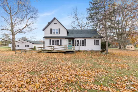 438 133rd Ave, Wayland, MI 49348