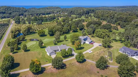3533 S Golf View Dr #5, Shelby, MI 49455