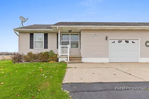 109 S Donegal St, Eaton Rapids, MI 48827
