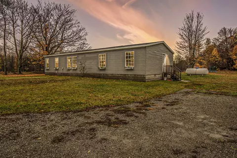 1865 E Zimmer Rd, Shelby, MI 49455