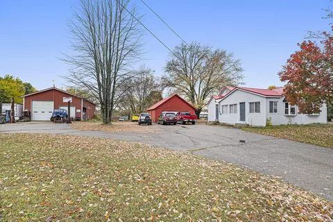 115 E 120th St, Grant, MI 49327