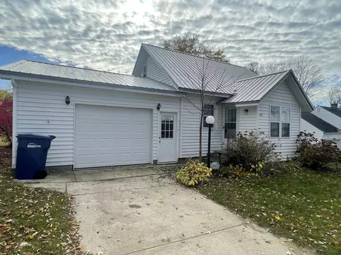 136 5th St, Marion, MI 49665 photo 2