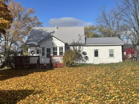 136 5th St, Marion, MI 49665 photo 3