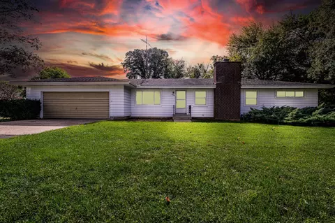 6550 Grace St, Eau Claire, MI 49111