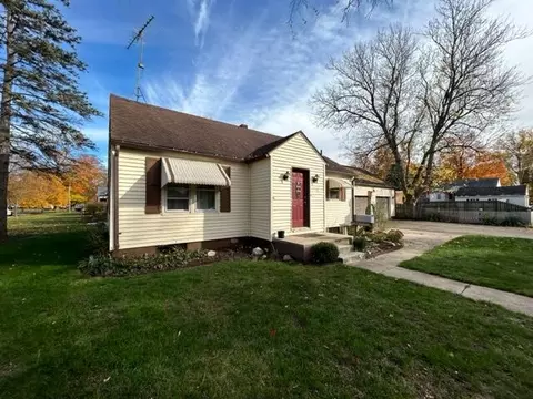 803 S Young St, Hastings, MI 49058