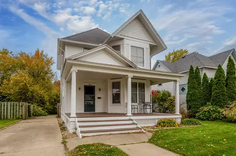 1104 Pearl St, St. Joseph, MI 49085