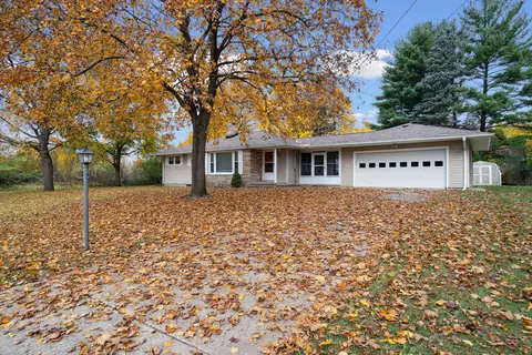118 Summit St, Jackson, MI 49203 photo 2