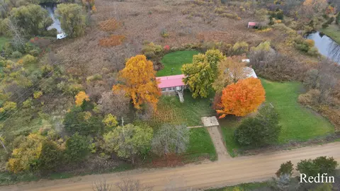 928 46th St, Allegan, MI 49010