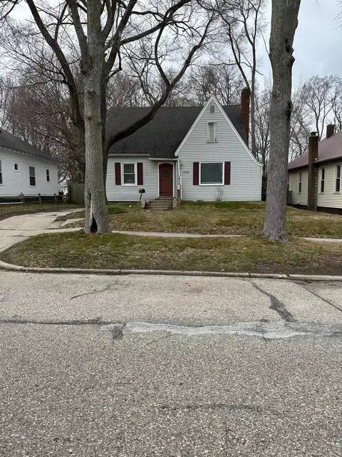 1004 W Southern Ave, Muskegon, MI 49441