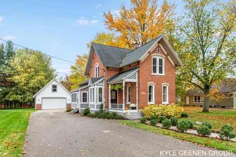 644 E Lincoln Ave, Zeeland, MI 49464