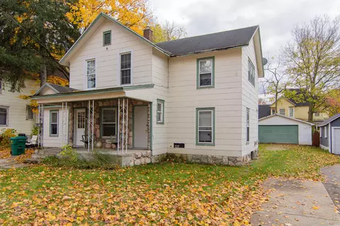 522 Oak St, Niles, MI 49120
