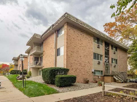 756 W Kilgore Rd #106, Kalamazoo, MI 49008