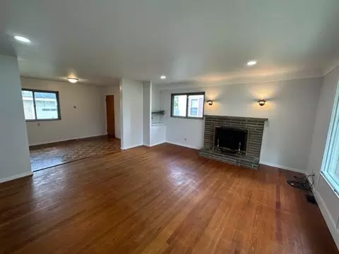 728 Whitney St, Jackson, MI 49202 photo 2