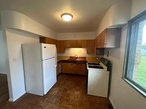728 Whitney St, Jackson, MI 49202 photo 4