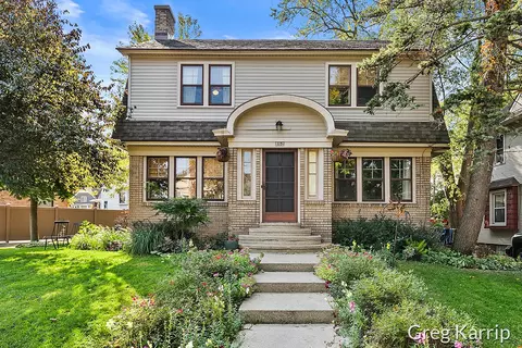 252 Dale St NE, Grand Rapids, MI 49505