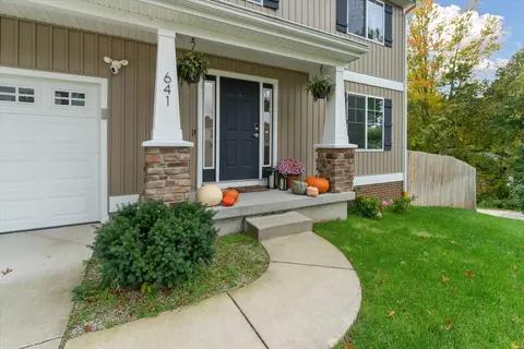 641 Kornoelje Dr NE, Comstock Park, MI 49321