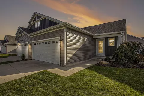 13638 Legends View Ct #29, Holland, MI 49424