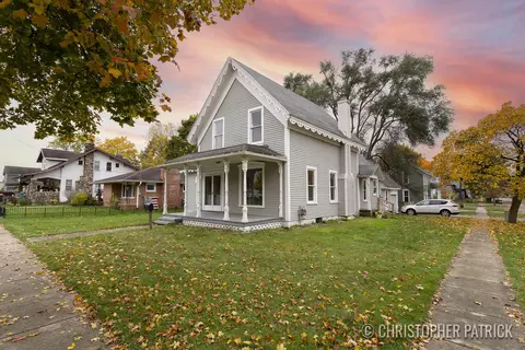 213 N Lagrave St, Paw Paw, MI 49079