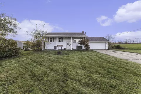 12390 S 42nd St, Vicksburg, MI 49097