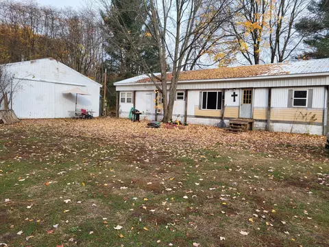 5279 N Thunderbird Dr, Fountain, MI 49410