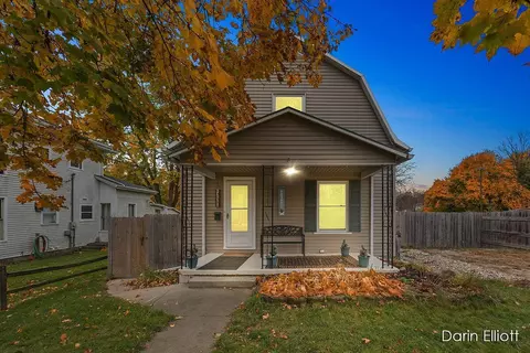 235 N State St, Ionia, MI 48846