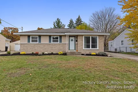 1653 Kentfield St SW, Wyoming, MI 49519