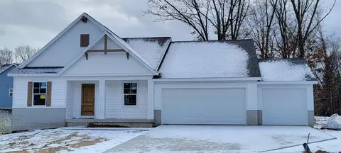 11550 Old Gun Club Dr #105, Lowell, MI 49331