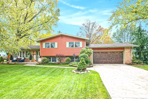 1733 Maunta Ln, Jackson, MI 49201