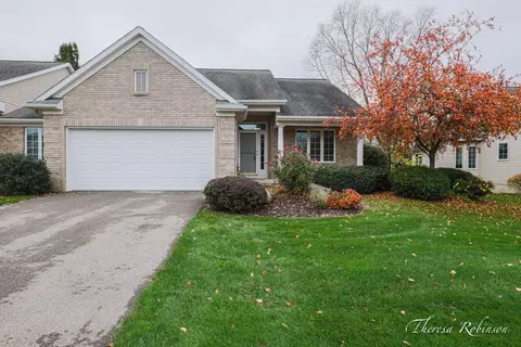 6728 Gracepoint Dr SE, Caledonia, MI 49316