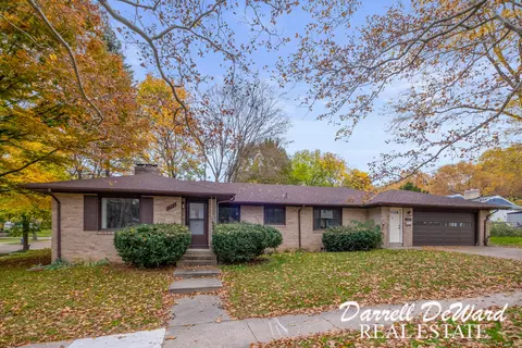 1745 Orville St SE, Grand Rapids, MI 49506