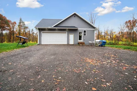 5304 Squires Manor Rd, Jackson, MI 49201 photo 2