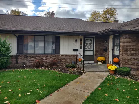 8437 Elkwood Dr SW #7, Byron Center, MI 49315