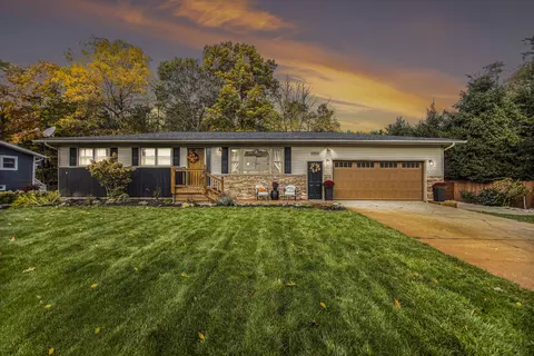 17877 Comstock St, Grand Haven, MI 49417