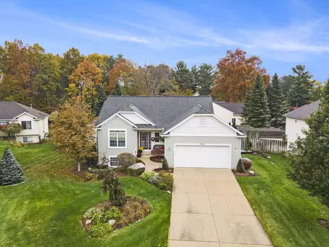 3358 Creek Ct, Holland, MI 49424