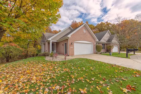 1907 Autumn Crest Ln, Kalamazoo, MI 49008
