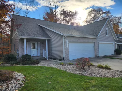19089 Gildner Creek Ct #11, Spring Lake, MI 49456