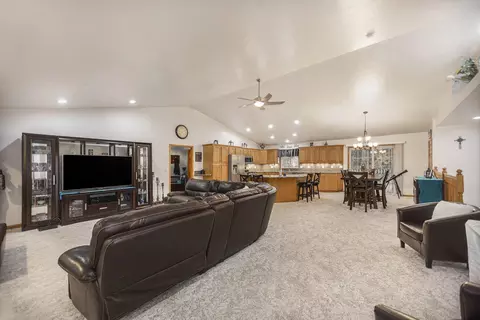 6220 Cat Rd, Twin Lake, MI 49457