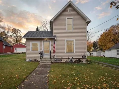 828 Bush St, Jackson, MI 49202