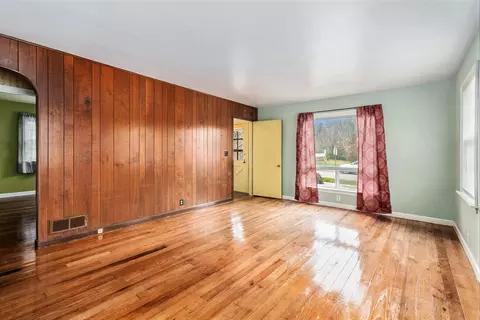 121 N Second St, Cassopolis, MI 49031 photo 5