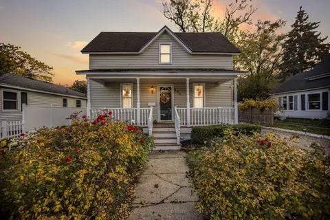 294 W 21st St, Holland, MI 49423