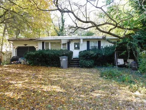 326 S Smith St, New Buffalo, MI 49117